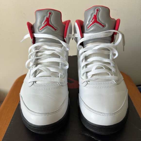 Air Jordan 5 Retro Fire Red 2020 - Picture 4 of 6
